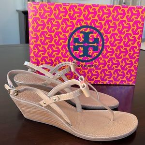 Tory Burch Kailey 50mm wedge thong sandal size7.5